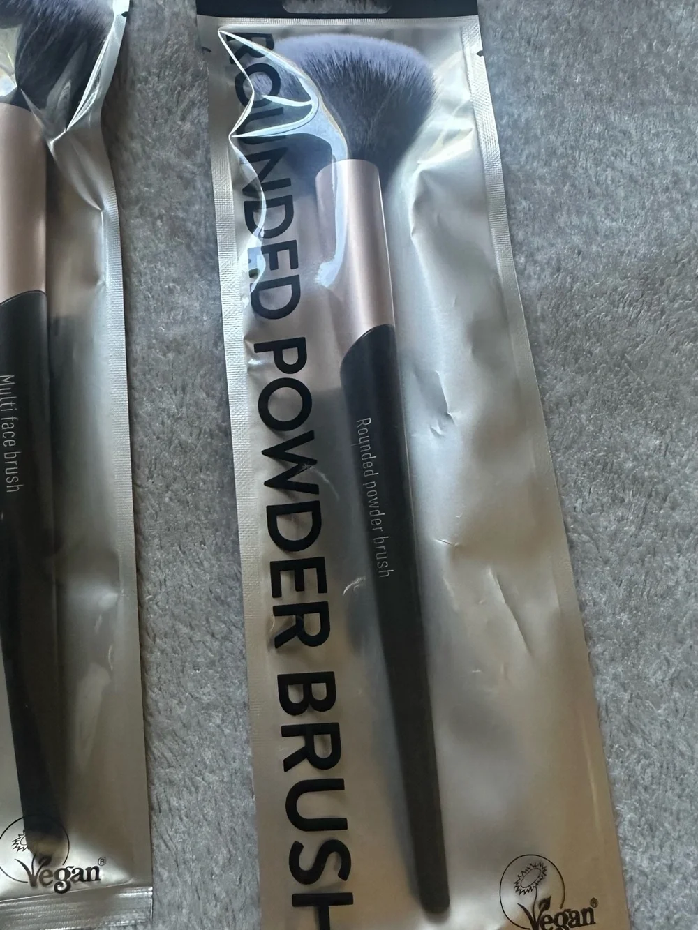 Multi-Use Powder Brush - Rose Gold & Black